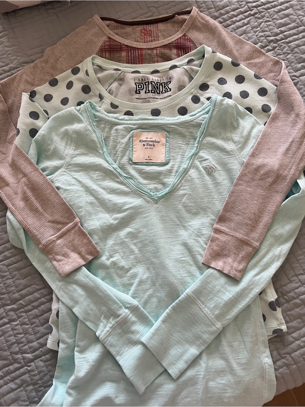 Abercrombie Pink Light Blue V-Neck Long Sleeve Top